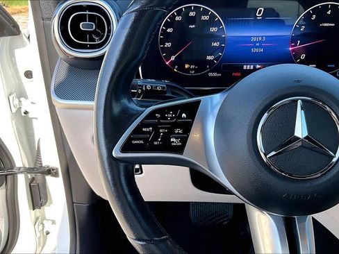Used 2024 Mercedes-Benz GLC 300 4MATIC image 18