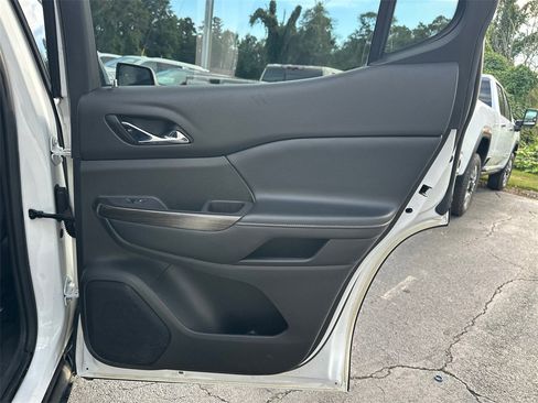 Used 2020 GMC Acadia SLT image 17