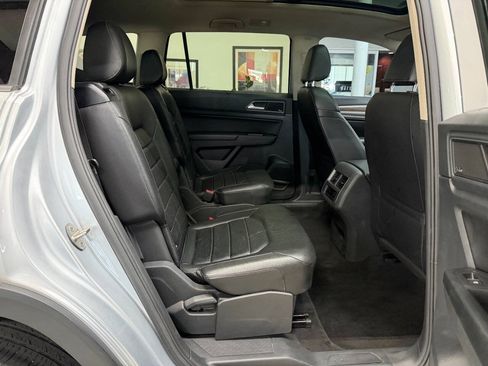 Used 2018 Volkswagen Atlas SEL Premium AWD/4WD image 16