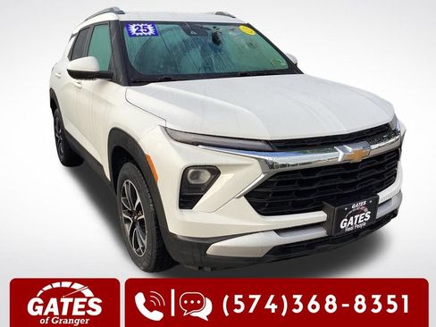 Used 2025 Chevrolet TrailBlazer LT AWD/4WD image 1