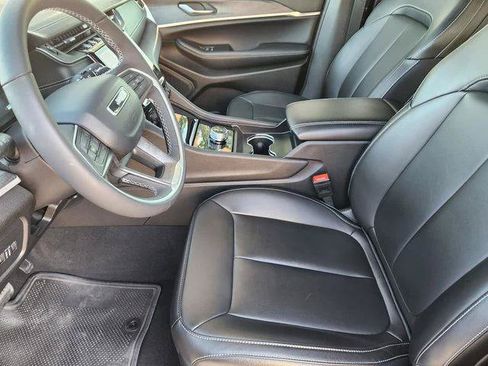 Certified 2025 Jeep Grand Cherokee L Limited w/ Black Appearance Package RWD image 13