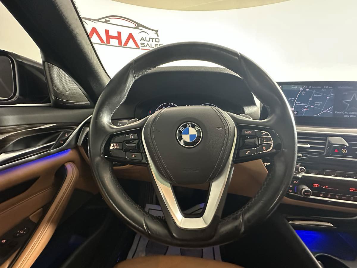 Used 2019 BMW 540i w/ Premium Package RWD image 32