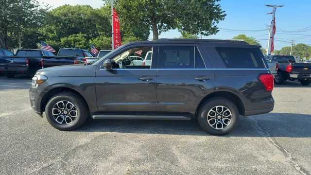 Used 2024 Ford Expedition XLT AWD/4WD image 7