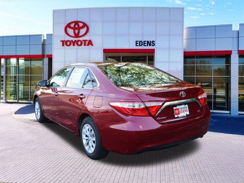 Used 2015 Toyota Camry LE FWD image 7