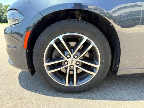 Used 2019 Dodge Charger SXT image 10