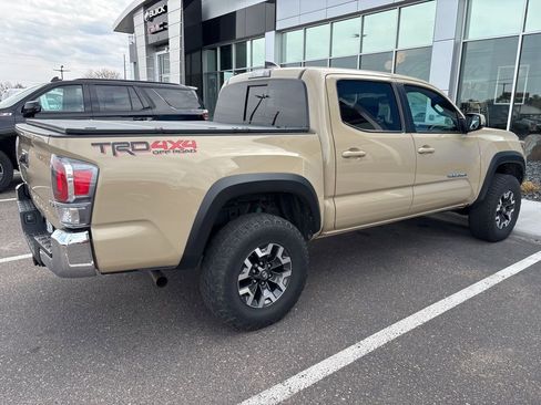 Used 2020 Toyota Tacoma TRD Off-Road image 2