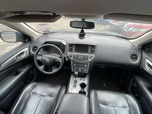 Used 2017 Nissan Pathfinder SL FWD image 8