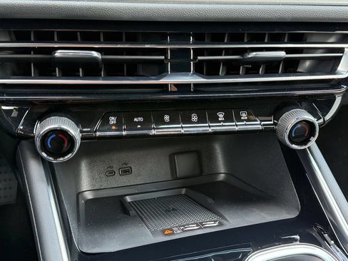 New 2026 Chevrolet Traverse LT w/ Sun and Wheel Package AWD/4WD image 20