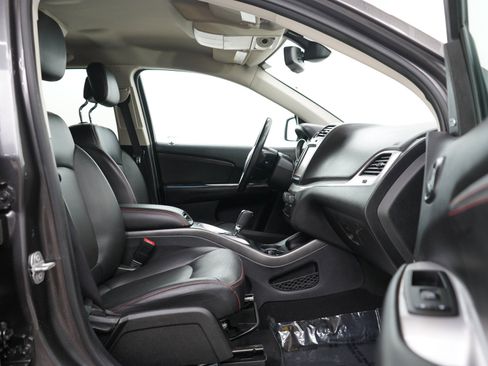 Used 2019 Dodge Journey GT w/ Driver Convenience Group AWD/4WD image 11