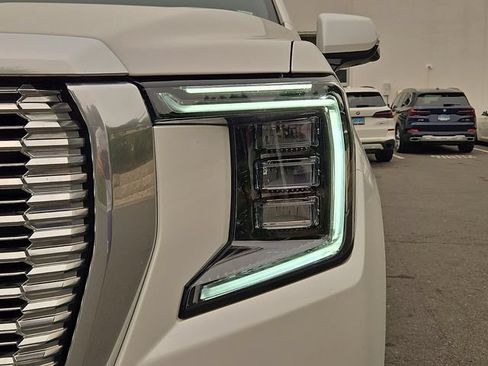 Used 2021 GMC Yukon Denali AWD/4WD image 9