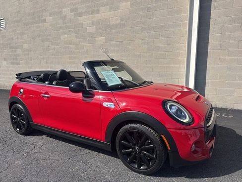 Used 2019 MINI Cooper S w/ Premium Package image 3