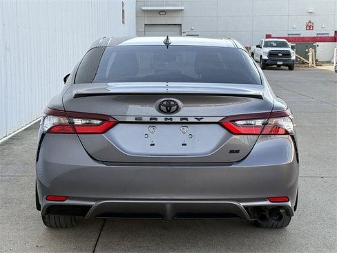 Used 2024 Toyota Camry SE image 5