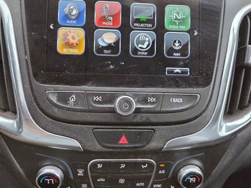 Used 2018 Chevrolet Equinox LT w/ Sun & Infotainment Package FWD image 8