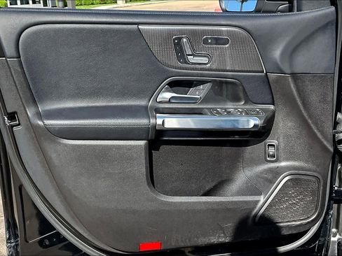 Used 2020 Mercedes-Benz GLB 250 image 20