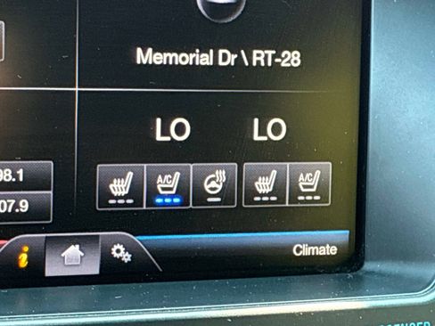 Used 2015 Ford Explorer Limited w/ Equipment Group 302A AWD/4WD image 36