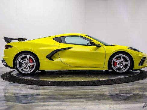Used 2021 Chevrolet Corvette Stingray Premium Cpe w/ 3LT RWD image 29