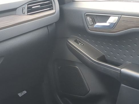 Used 2020 Ford Escape Titanium image 14