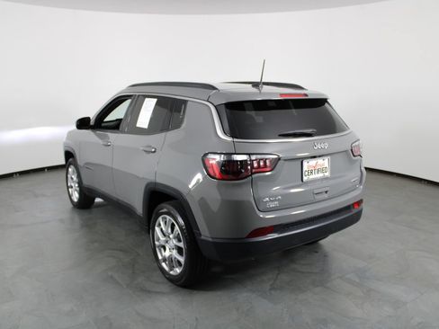Used 2024 Jeep Compass Latitude w/ Sun and Sound Group AWD/4WD image 15
