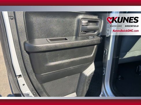 Used 2018 RAM 1500 Express image 35