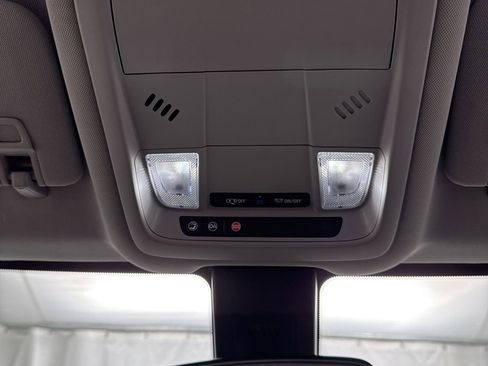 Used 2024 Chevrolet Equinox LT image 25