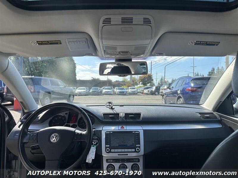 Used 2008 Volkswagen Passat VR6 FWD image 12