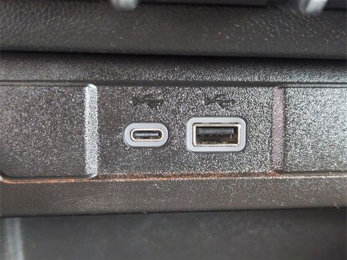 Used 2024 Chevrolet Colorado LT image 33