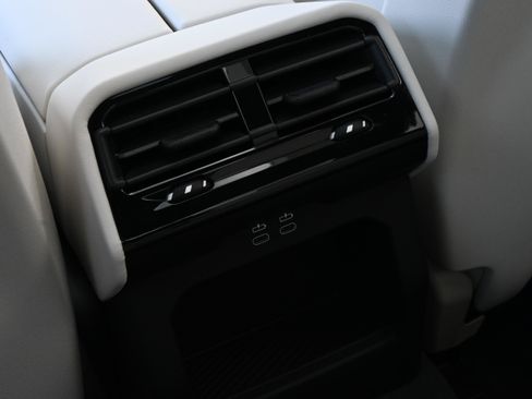 Used 2026 BMW 530i w/ Executive Package RWD image 25