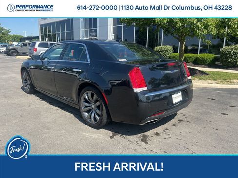 Used 2015 Chrysler 300 C Platinum w/ Light Group RWD image 5