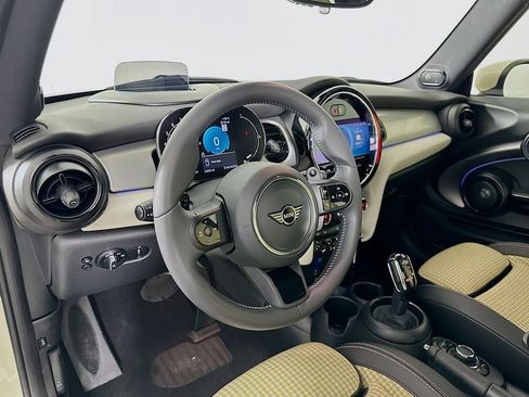 Certified 2023 MINI Cooper S FWD image 9