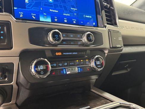 Used 2022 Ford F250 Lariat w/ Lariat Ultimate Package AWD/4WD image 20