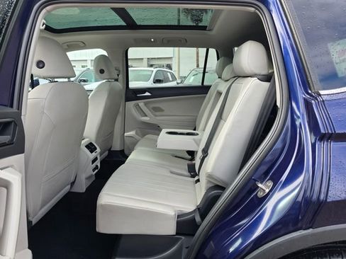 Used 2022 Volkswagen Tiguan SE image 16
