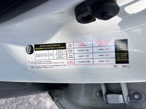 Used 2018 Nissan Rogue SV w/ Premium Package FWD image 18