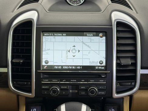 Used 2016 Porsche Cayenne AWD/4WD image 33