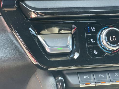 New 2026 GMC Sierra 1500 AT4 w/ AT4 Premium Package AWD/4WD image 18