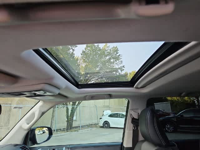 Used 2020 Toyota 4Runner SR5 Premium w/ Moonroof Package AWD/4WD image 15
