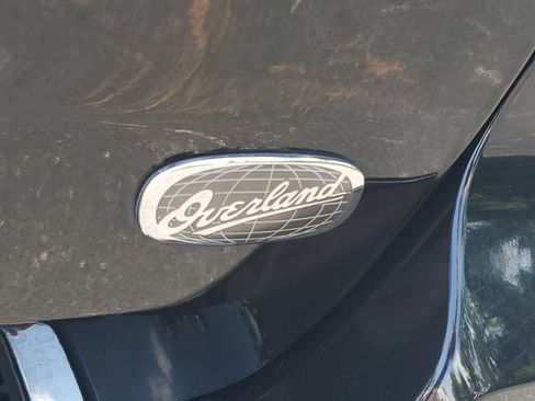 Used 2017 Jeep Grand Cherokee Overland AWD/4WD image 11