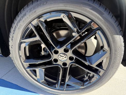 New 2026 Volkswagen Tiguan SE R-Line image 29