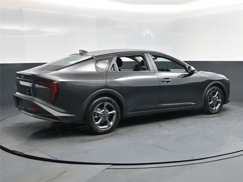 New 2025 Kia K4 LXS image 4