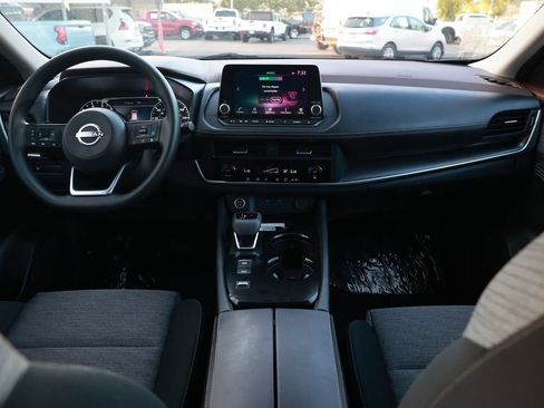 Used 2023 Nissan Rogue SV FWD image 25