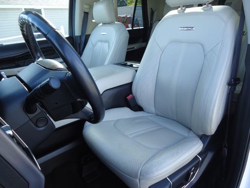 Used 2020 Ford Expedition Max Platinum AWD/4WD image 26