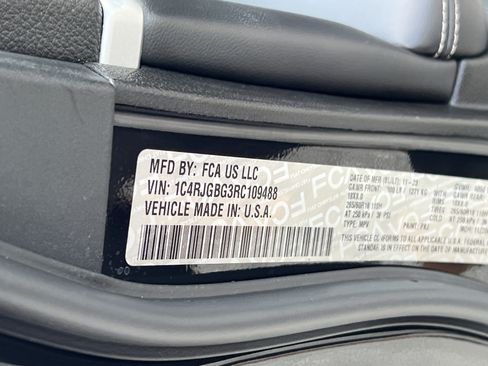 Used 2024 Jeep Grand Cherokee Limited RWD image 38