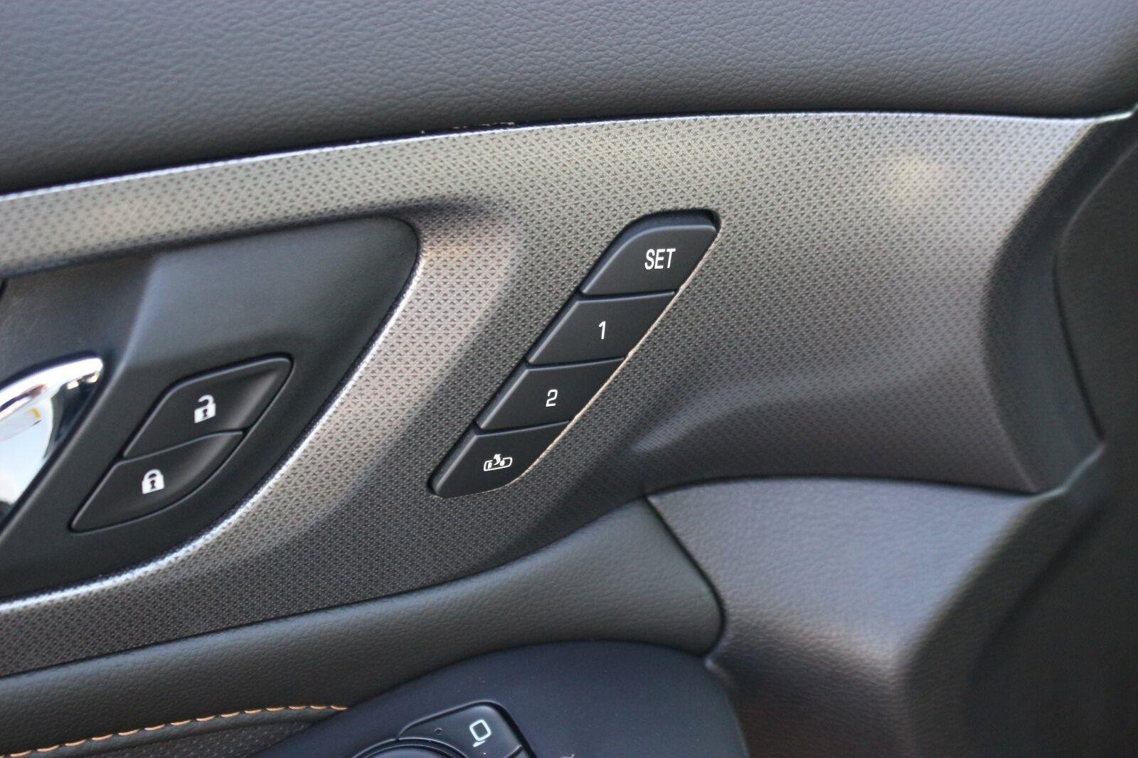 Used 2021 Chevrolet Traverse Premier w/ Redline Edition FWD image 14