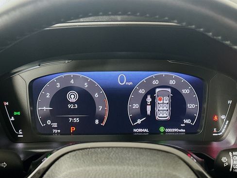 Used 2025 Honda Pilot Elite image 12