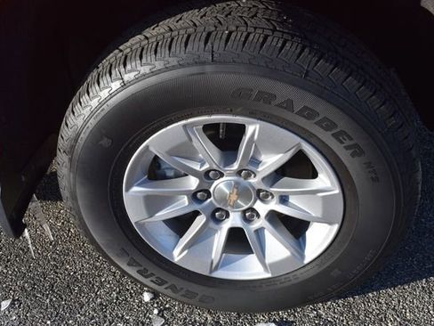 Used 2023 Chevrolet Silverado 1500 LT AWD/4WD image 11