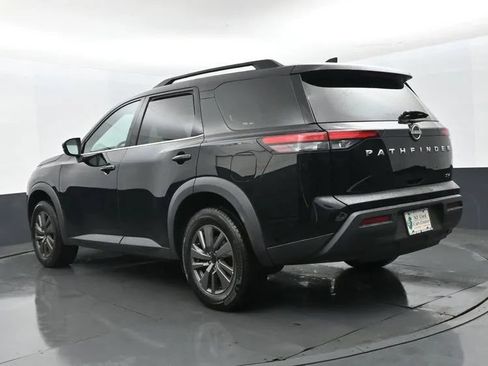 Used 2024 Nissan Pathfinder SV FWD image 9