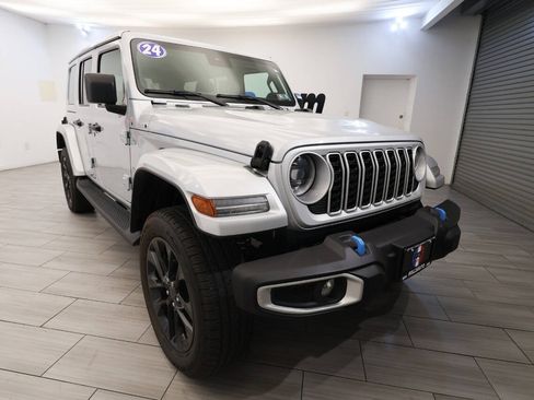Used 2024 Jeep Wrangler Unlimited Sahara w/ Safety Group AWD/4WD image 7