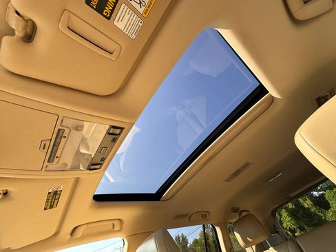 Used 2013 Lexus LX 570 4WD w/ Luxury Pkg image 17