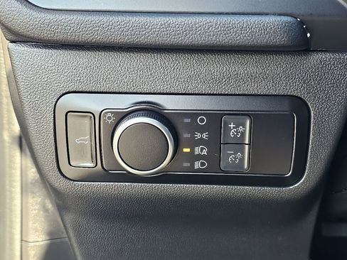 Used 2022 Ford Escape SE w/ Convenience Package FWD image 28