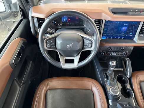 Used 2024 Ford Bronco Outer Banks AWD/4WD image 19