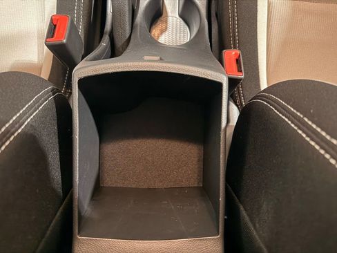 Used 2025 Hyundai Venue SEL FWD image 25